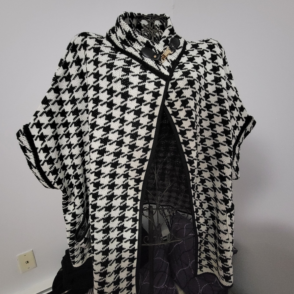 Knitted cape/ pancho designed by MixIt.